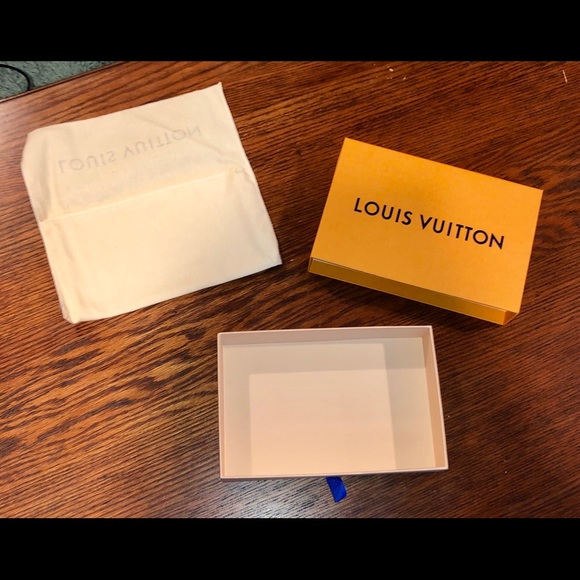 Louis Vuitton “Sarah Wallet” box and dust cloth - Picture 2 of 8